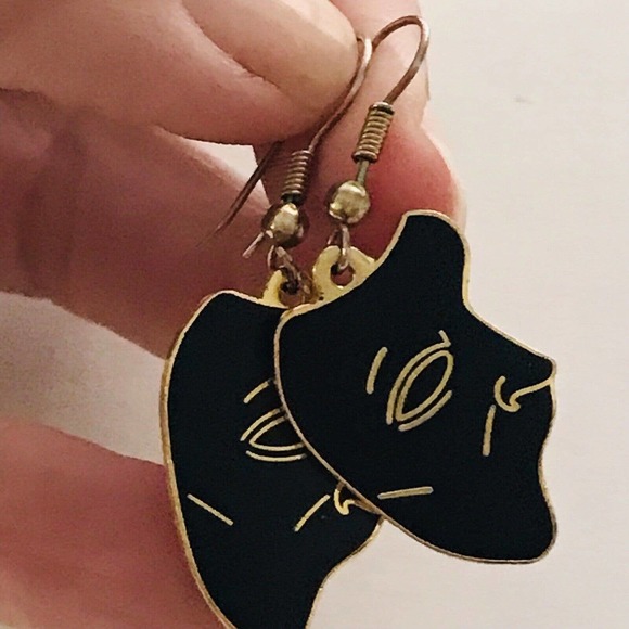 Phantom of The Opera Black Enamel Gold Earrings mask Dangle Hook Stamped - Picture 6 of 8